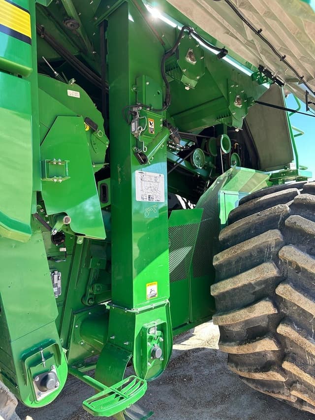 Image of John Deere S790 equipment image 2