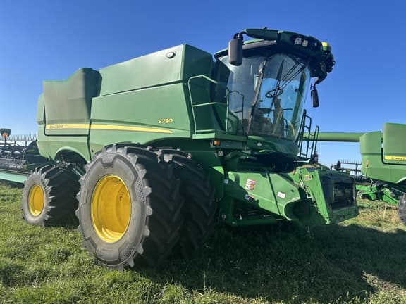 Image of John Deere S790 Primary image