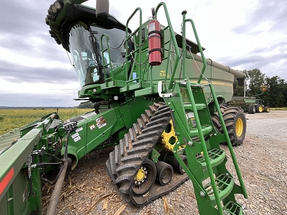 Image of John Deere S790 equipment image 1