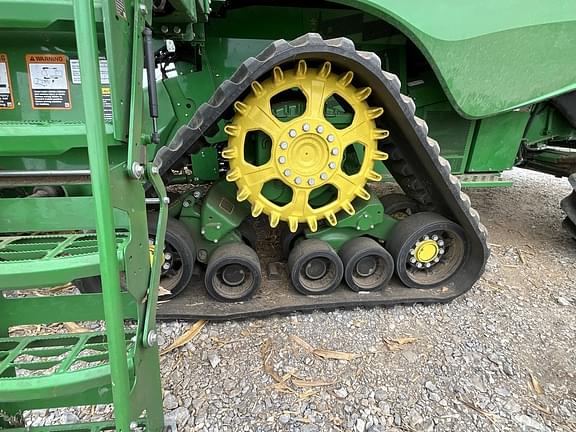 Image of John Deere S790 equipment image 1