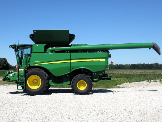 Image of John Deere S790 equipment image 3