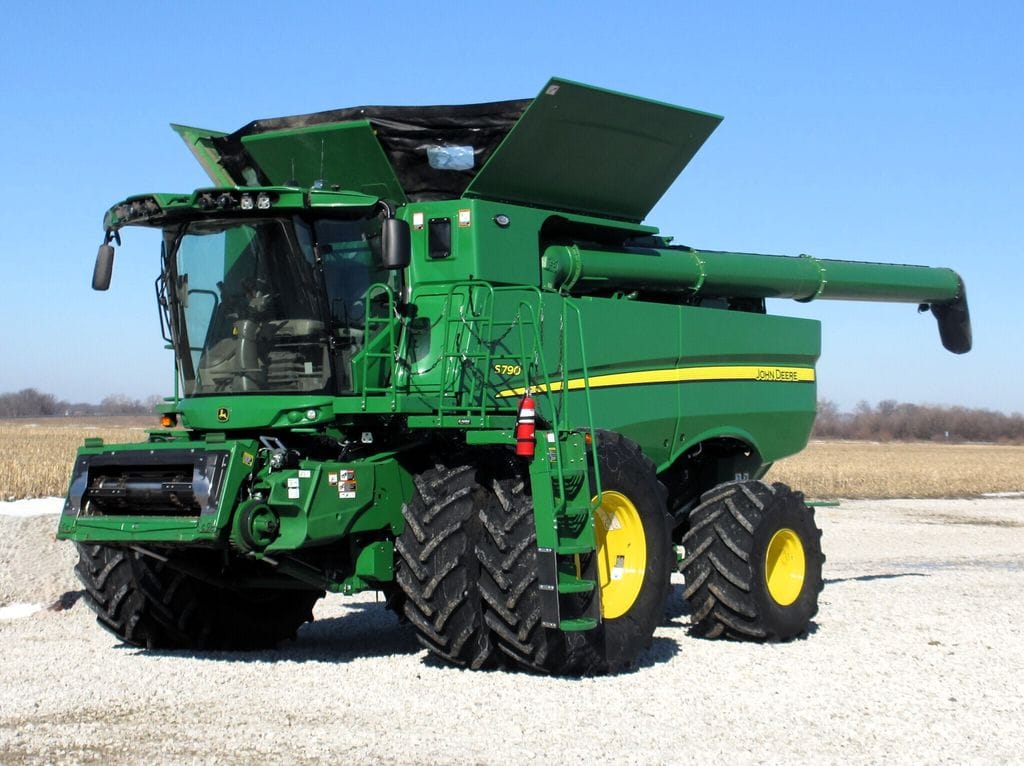 2023 John Deere S790 Equipment Image0