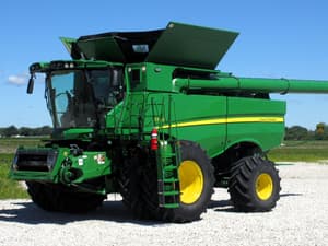 2023 John Deere S790 Image