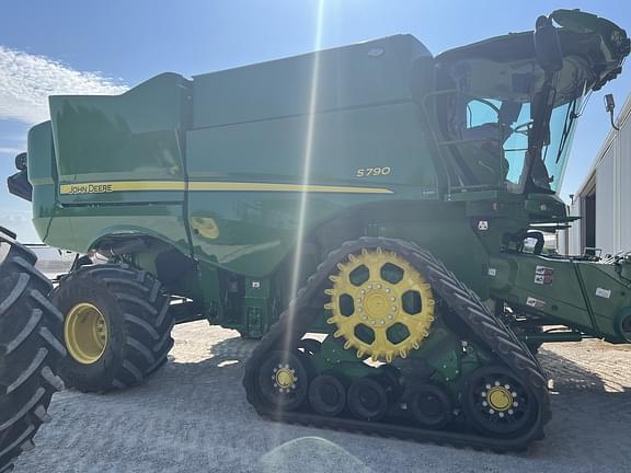 Image of John Deere S790 equipment image 4