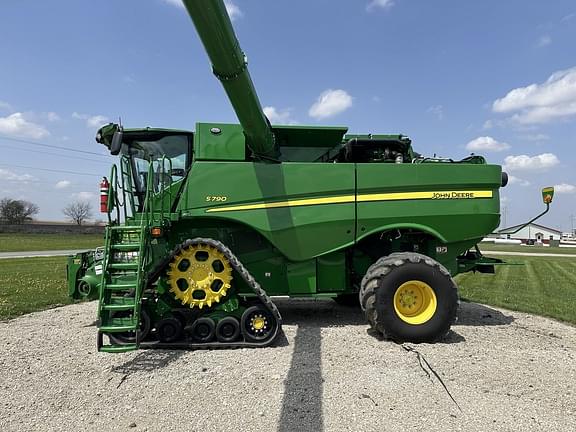 Image of John Deere S790 equipment image 1