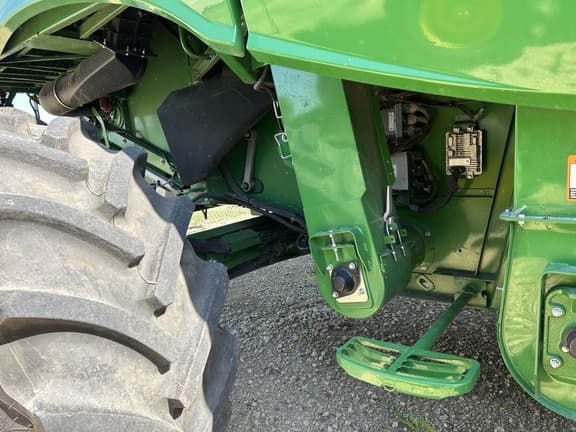 Image of John Deere S790 equipment image 4
