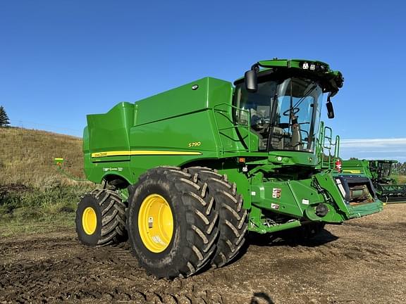 Image of John Deere S790 Primary image