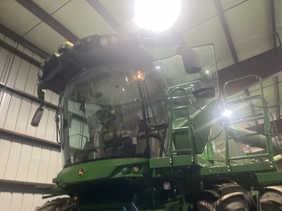 Image of John Deere S790 equipment image 1