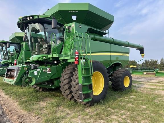 Image of John Deere S790 Primary image