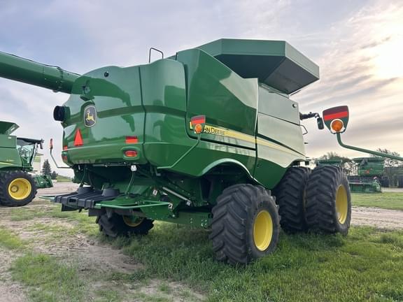Image of John Deere S790 equipment image 2