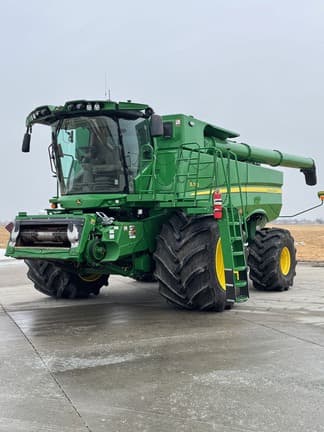 Image of John Deere S790 equipment image 1