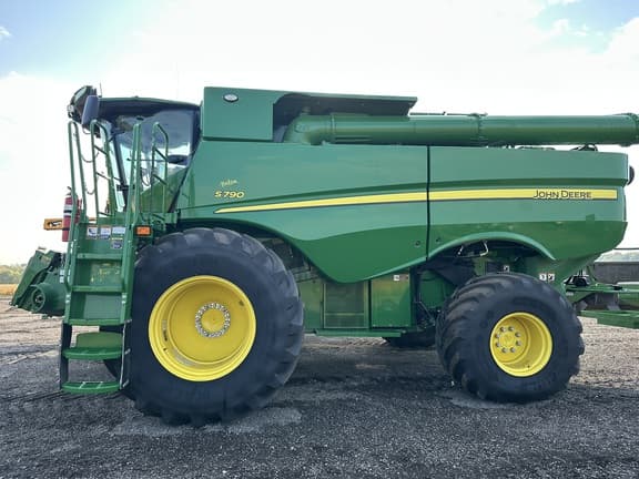 Image of John Deere S790 equipment image 3