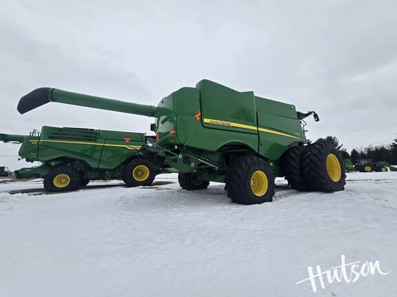 Image of John Deere S790 equipment image 2