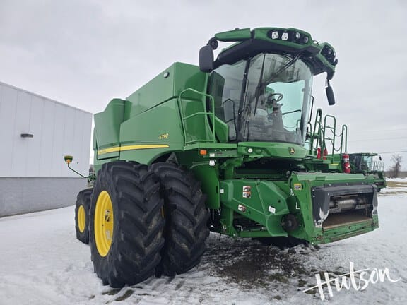 2023 John Deere S790 Equipment Image0