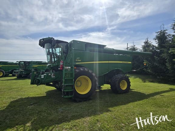 Image of John Deere S790 equipment image 1
