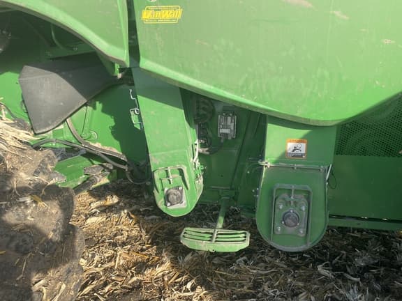 Image of John Deere S790 equipment image 4