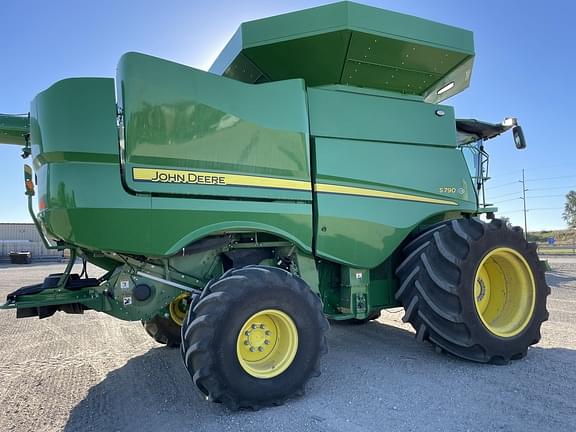 Image of John Deere S790 equipment image 2