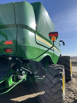 Image of John Deere S790 equipment image 1