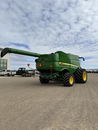 Image of John Deere S790 equipment image 2