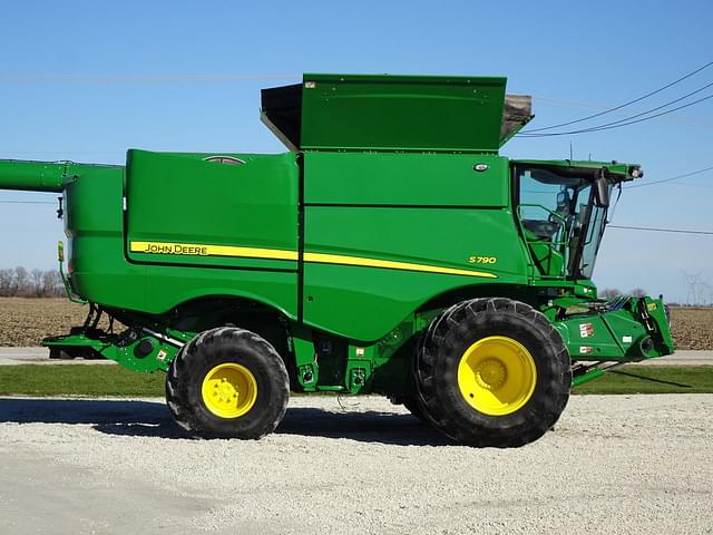 Image of John Deere S790 equipment image 3