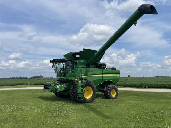 Image of John Deere S790 equipment image 1