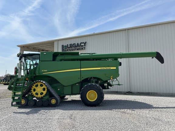 Image of John Deere S790 equipment image 2