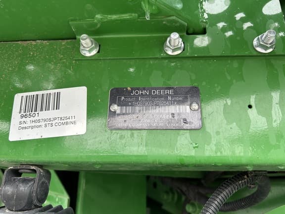 Image of John Deere S790 equipment image 2