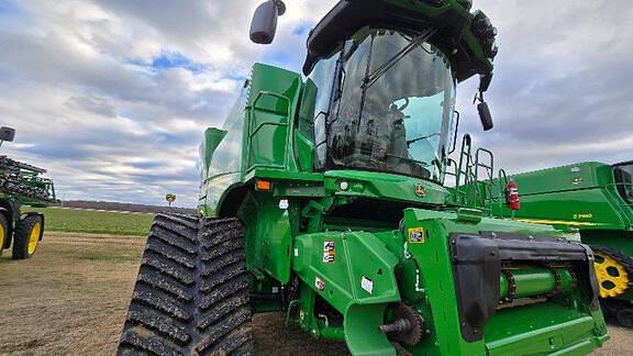 Image of John Deere S790 equipment image 1