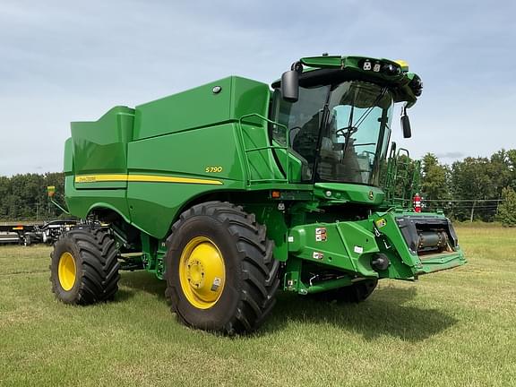 Image of John Deere S790 equipment image 1