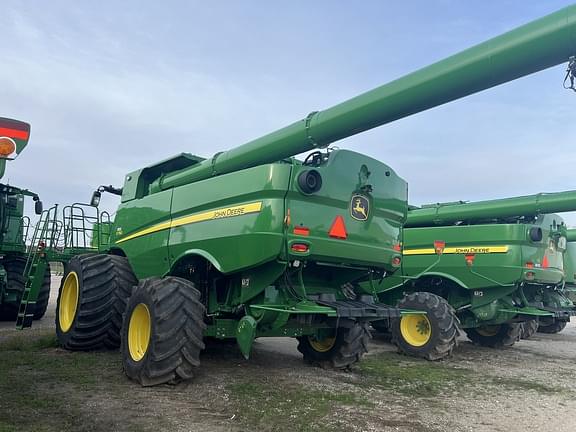 Image of John Deere S790 equipment image 2