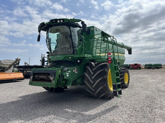 Main image John Deere S790