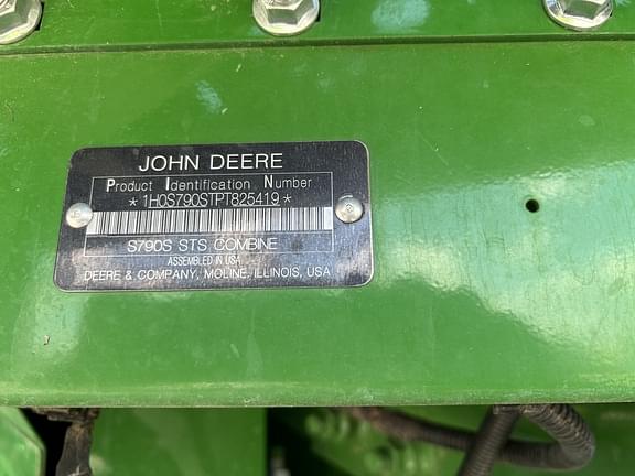Image of John Deere S790 equipment image 1
