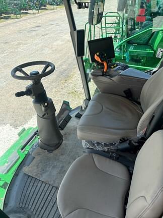 Image of John Deere S790 equipment image 4