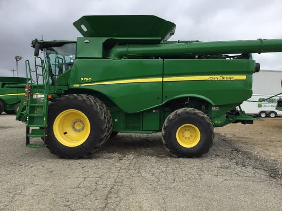 Image of John Deere S790 equipment image 4