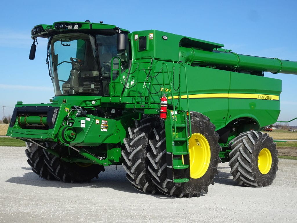 2023 John Deere S790 Equipment Image0