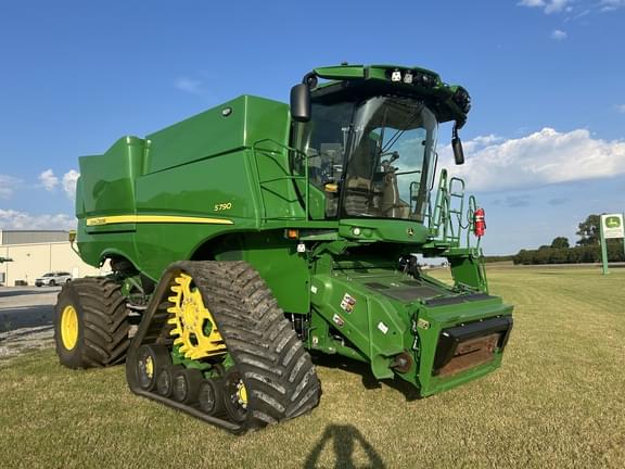 Image of John Deere S790 equipment image 1