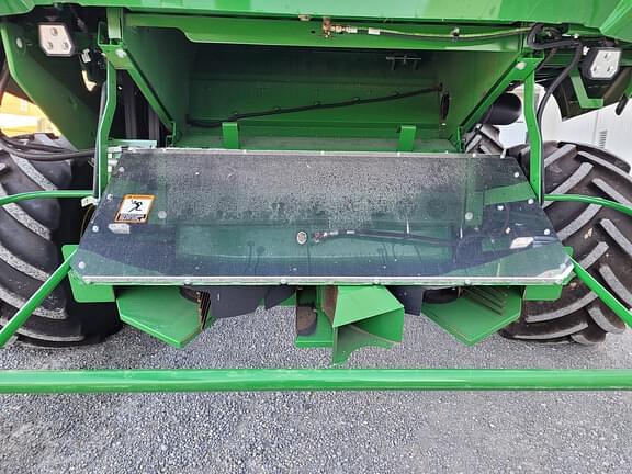 Image of John Deere S790 equipment image 1