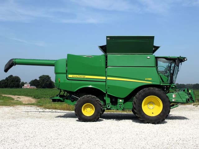 Image of John Deere S790 equipment image 4
