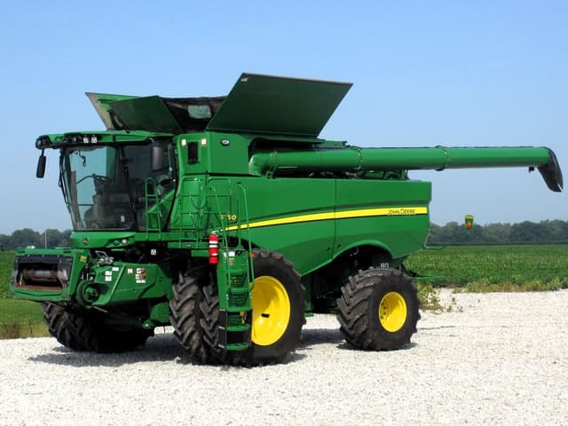 Image of John Deere S790 equipment image 1