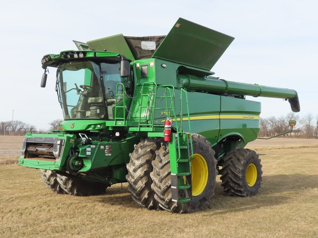 Main image John Deere S790
