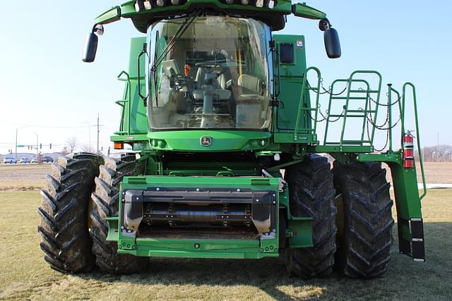 Image of John Deere S790 equipment image 2