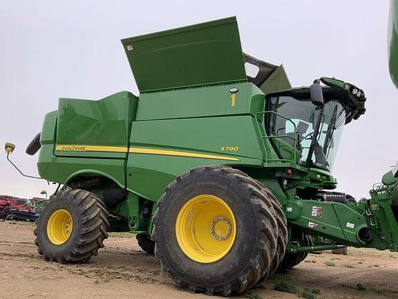 Image of John Deere S790 Image 1