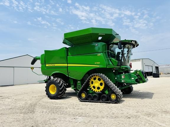 Image of John Deere S790 equipment image 2