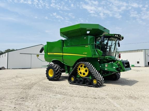 Image of John Deere S790 equipment image 1