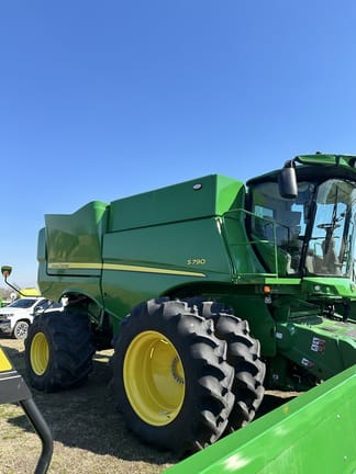 Main image John Deere S790