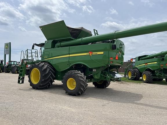 Image of John Deere S790 equipment image 2
