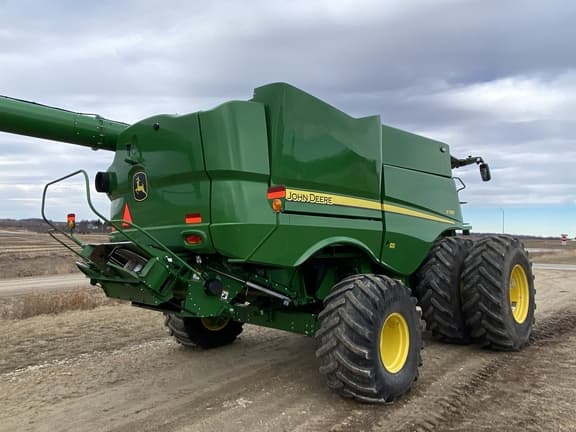 Image of John Deere S790 equipment image 4