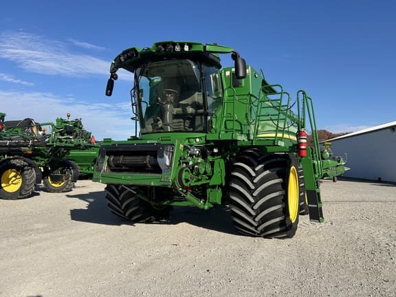Image of John Deere S790 equipment image 1