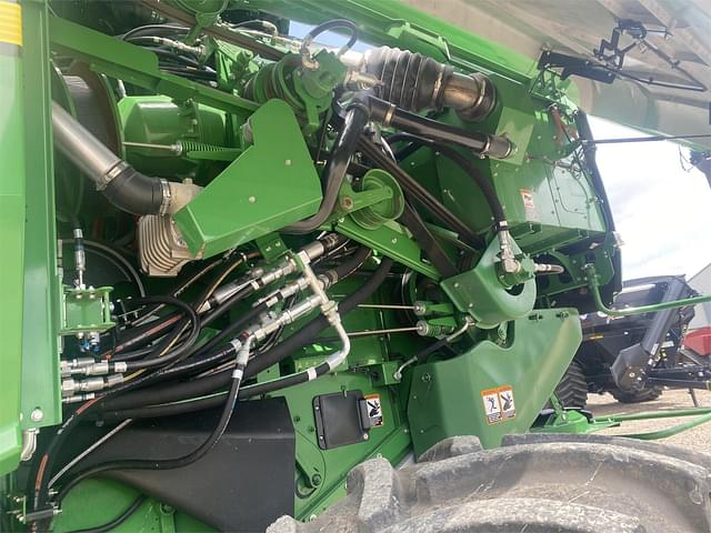 Image of John Deere S790 equipment image 4