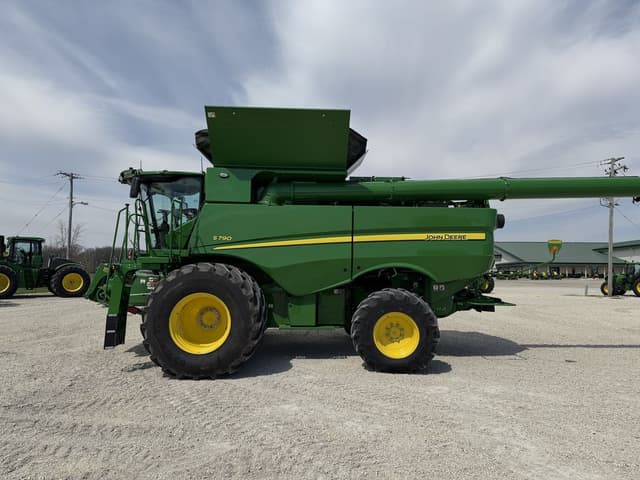 Image of John Deere S790 equipment image 3